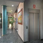 Residencia Sagrado Corazon בית הארחה סביליה